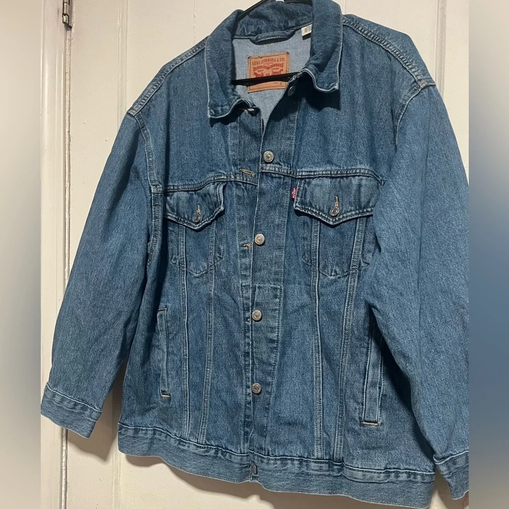 Levi's Medium Blue Denim Trucker Jacket